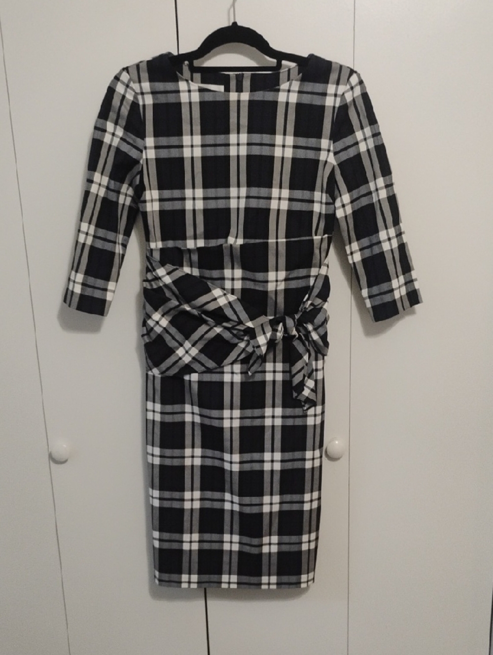 Sara Campbell Black, Blue And White Plaid Tie-Detail Sheath Dress